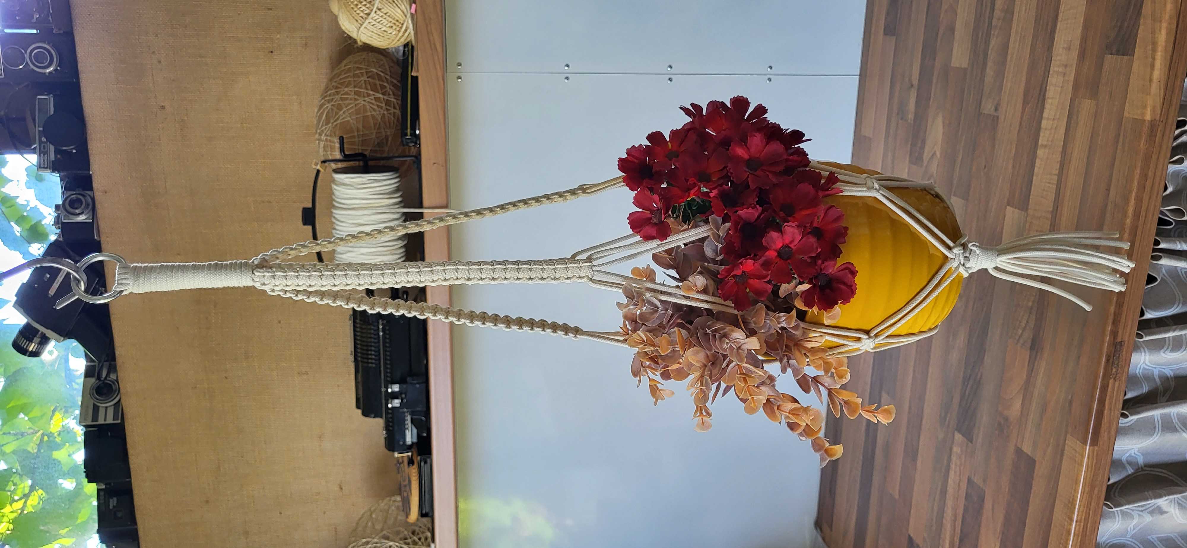 Macramé závěs na květiny – přírodní bavlna (ruční výroba)