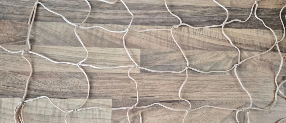 Síť 2 mm - 1,5 x 3,7 m, oka 10x10 cm, béžová