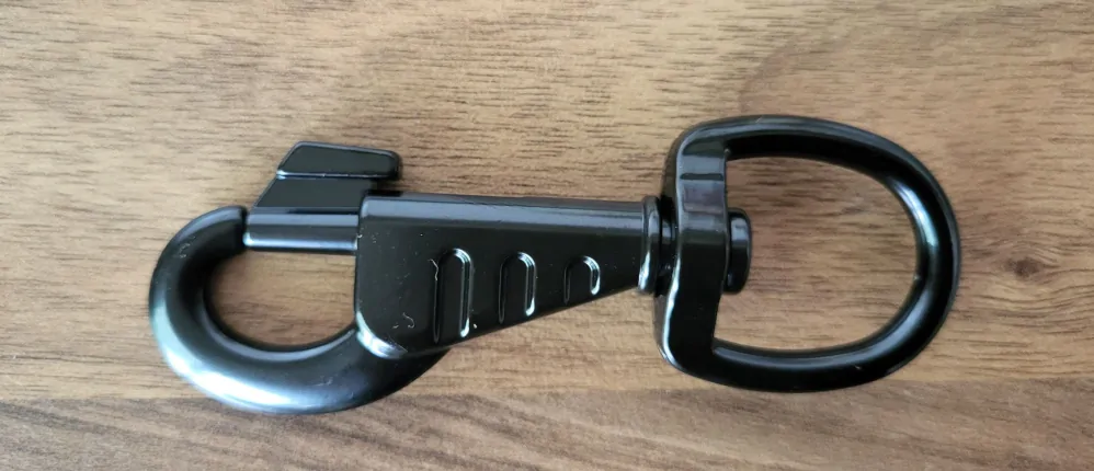 Karabina ČERNÝ LAK (kulaté lano) - 3 velikosti