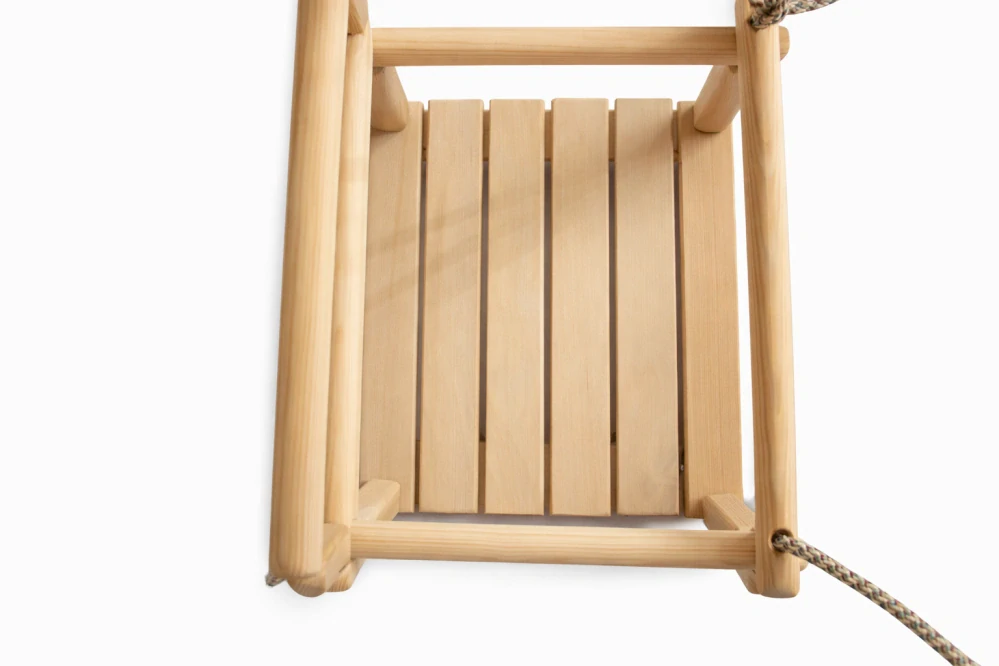 Dětská dřevěná houpačka s ohrádkou – česká výroba