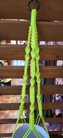 Macramé závěs na květiny – žlutá, neon (ruční výroba)