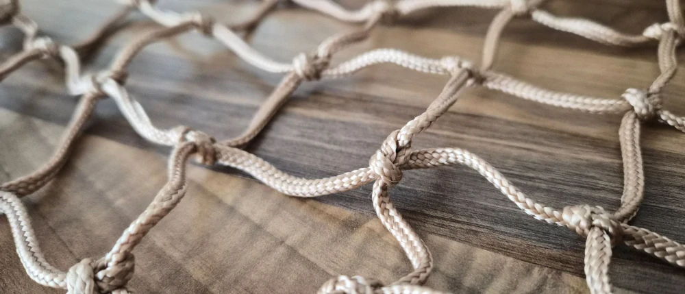 Síť 3 mm - 1,5 x 2,1 m, oka 5x5 cm, béžová