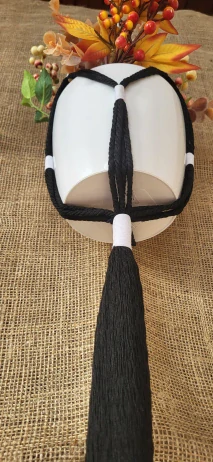 Macramé závěs na květiny – černá + bílá (jin jang, ruční výroba)