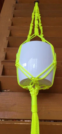 Macramé závěs na květiny – žlutá, neon (ruční výroba)