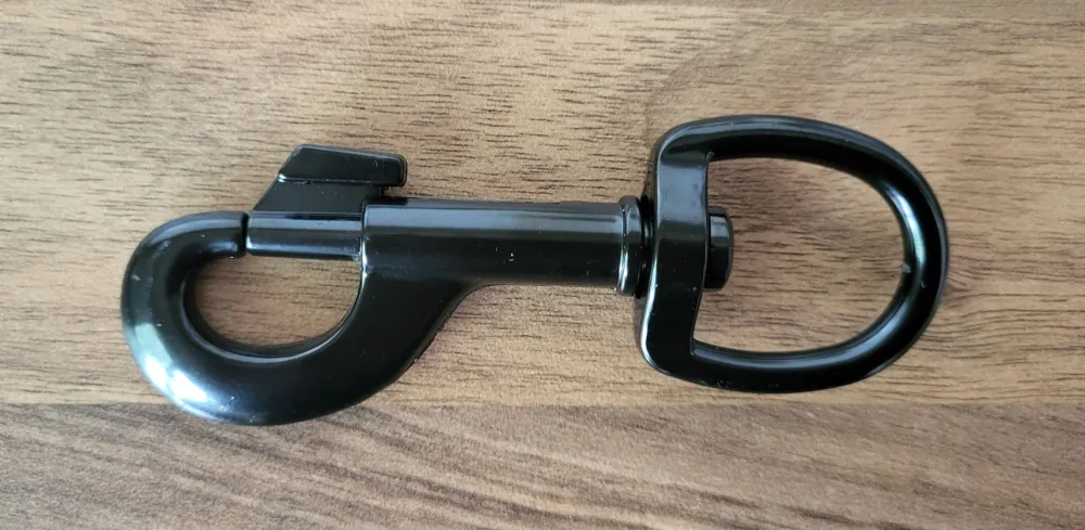 Karabina ČERNÝ LAK (kulaté lano) - 3 velikosti